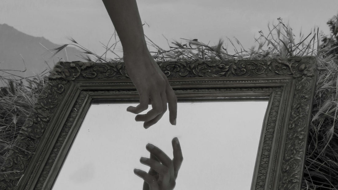 Mirror Magic | Reflection, Divination & Protection In Witchcraft - Sorceress Sanctuary