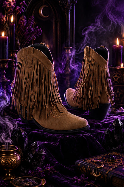 Hexthorn Fringe Boots, styling example