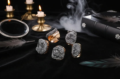 Crystal Cluster Ring - Sorceress Sanctuary Colorful (1 random) / Adjustable Opening-Silver (1 random) / Adjustable Opening-Blue (1 random) / Adjustable Opening-White (1 randomly) / Adjustable Opening-Amber Gold (1 randomly) / Adjustable Opening