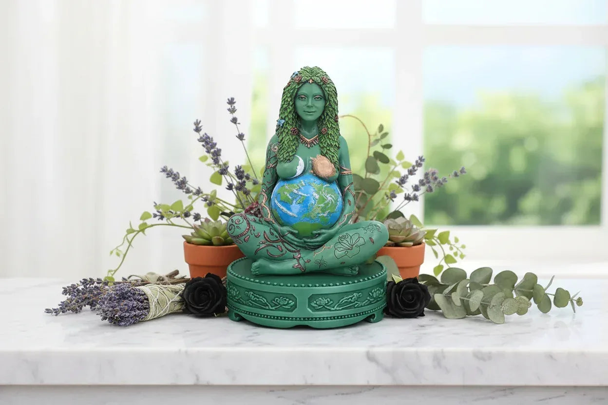 Mother Earth Statue - Sorceress Sanctuary Green / 1 PCS / 11.2*9.5*14.4