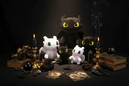 Toothless Dragon Familiar - Sorceress Sanctuary Preto-White
