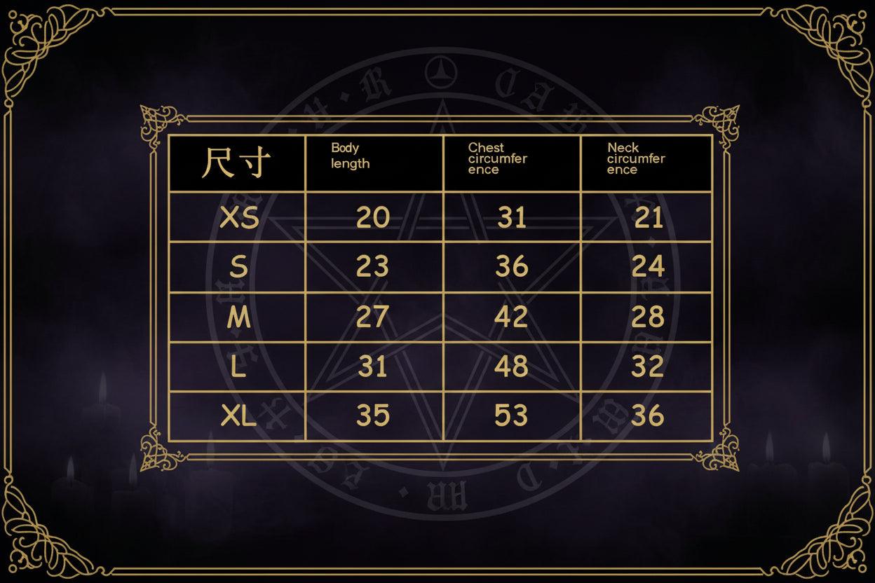 A size chart table with a green header and black grid lines. The columns are labeled in Chinese as 第度 (size), body length, chest circumference, and neck circumference, with size options XS, S, M, L, and XL and corresponding measurements.