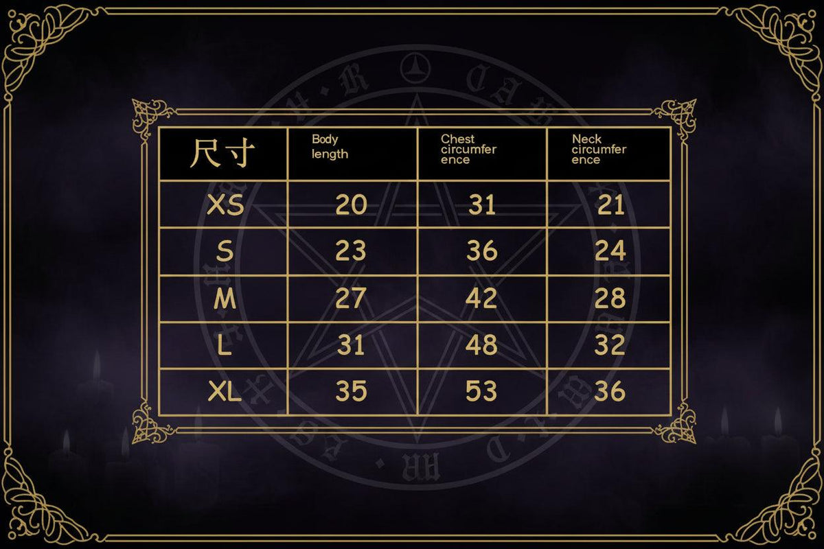 A size chart table with a green header and black grid lines. The columns are labeled in Chinese as 第度 (size), body length, chest circumference, and neck circumference, with size options XS, S, M, L, and XL and corresponding measurements.