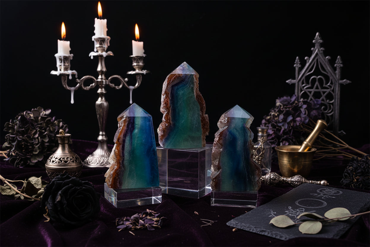 Fluorite Tower - Sorceress Sanctuary Green fluorite with leather Tower column (shipped at random) / 100-200g-Green fluorite with leather Tower column (shipped at random) / 200-300g-Green fluorite with leather Tower column (shipped at random) / 300-400g